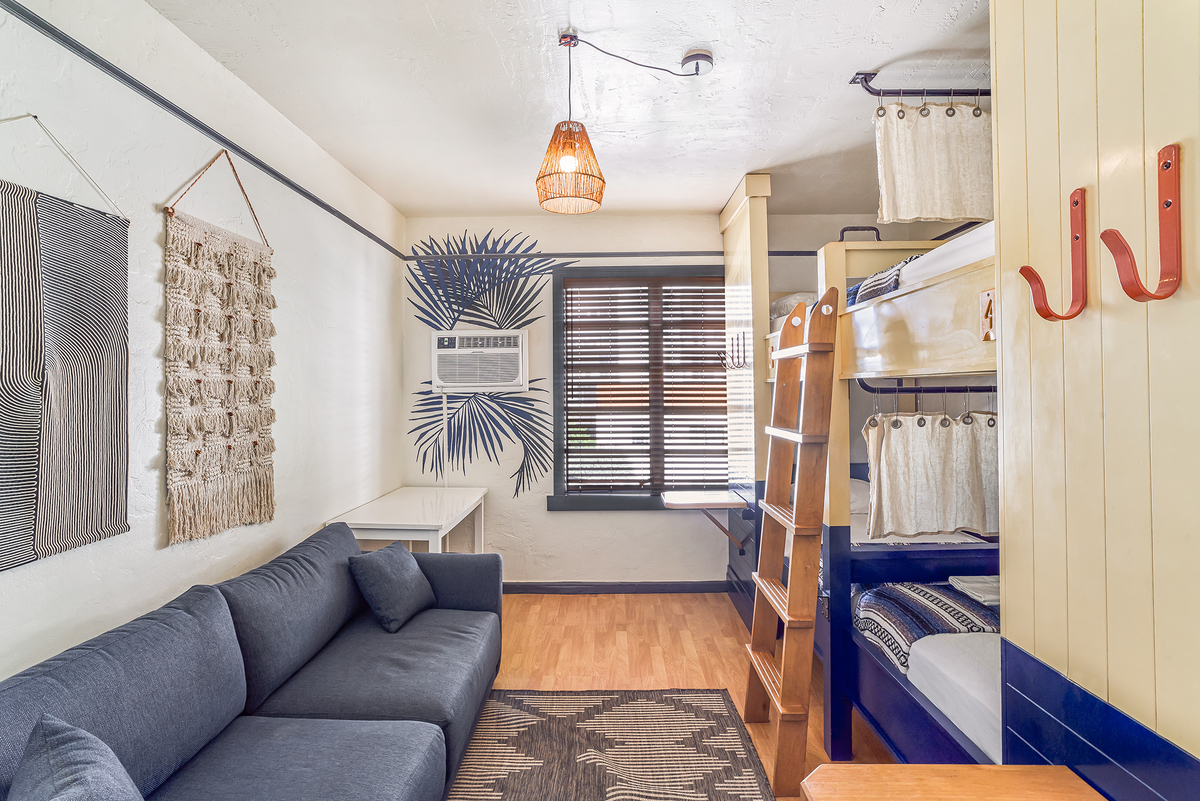freehand-miami-4-bed-shared-quad-room-1-1200×801-2