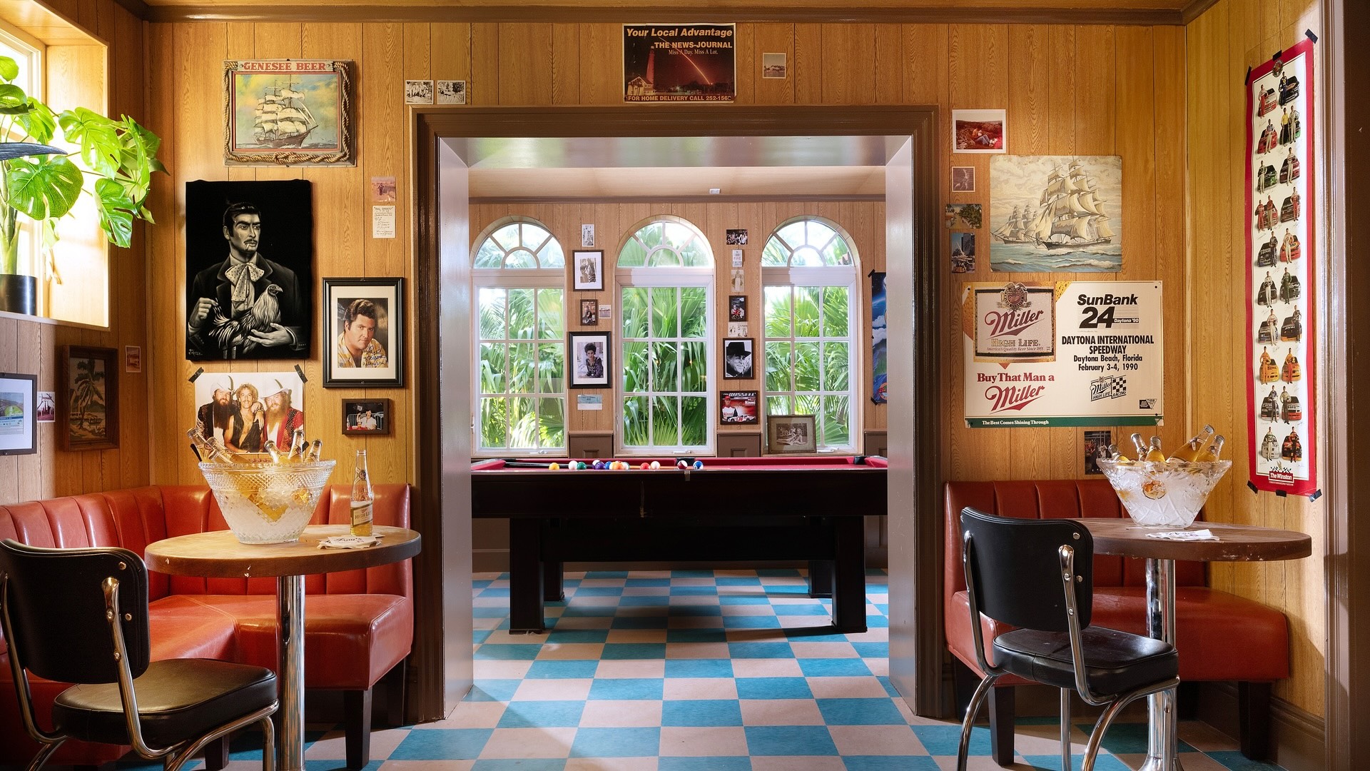 Ray's Miami | Hometown bar serving bites, beers and cocktails