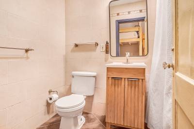 freehand-miami-6-bed-shared-room-3-bathroom-1200×801